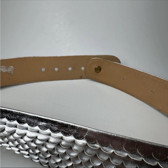 Vintage Charles Jourdan Belt Women's Silver Tone Metallic Leather Made France M - Picture 3 of 10